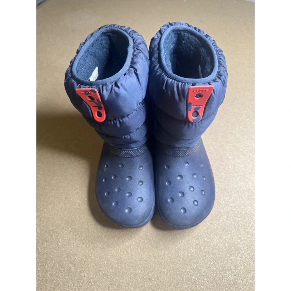 Crocs Kids Classic Neo Puff Winter Boots Navy Blue‎ Red Camo 207275 J2
